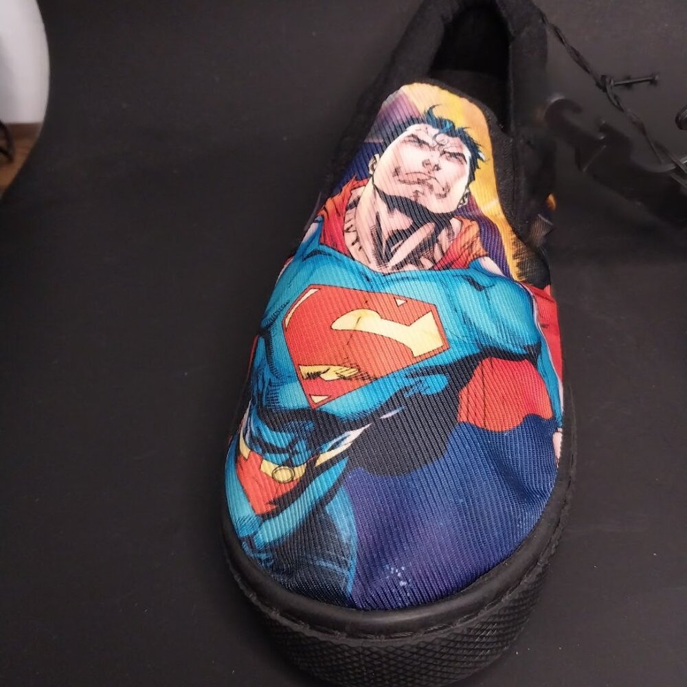 DC Comics: Superman Men's Shoes - Picture 7 of 13